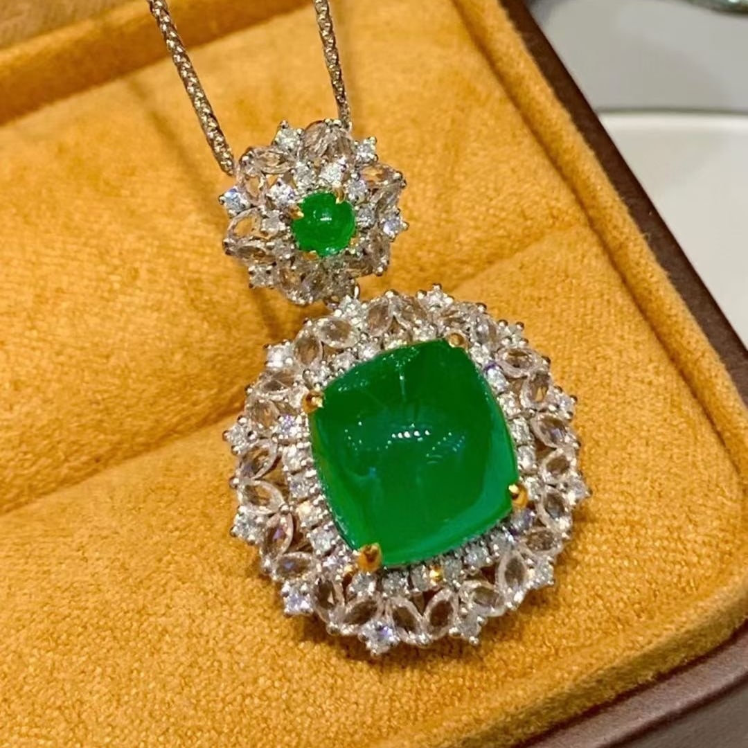 14k Gold 5.4 Ct Vivid Green Natural Emerald & Diamond & Sapphire Pendant( Without Chain ): Ref:231018214 // gold content:14k gold // main gemstone:emerald // shape:suger-loaf // carat weight:5. 4ct // color:vivid green // treatment:natural // // adjacent gemstone 2 : diamond // shape:round 