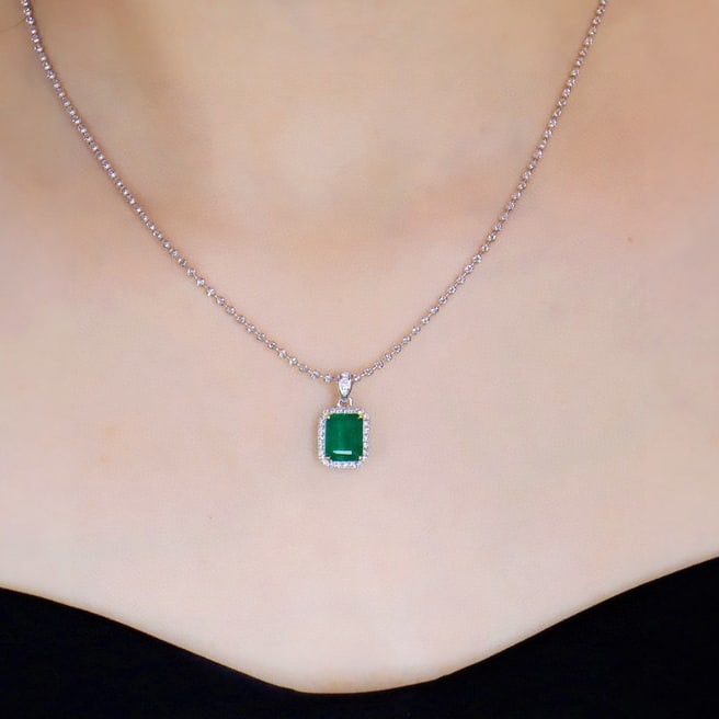 14k Gold 1.48 Ctw Vivid Green Natural Emerald & Diamond Pendant( Without Chain ) - 4