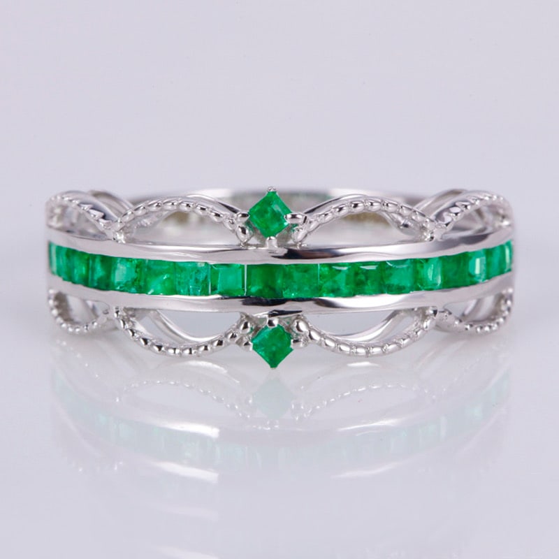 14k Gold 1.6 Ct Vivid Green Natural Emerald Ring: Ref:231018219 // gold content:14k gold // ring size:7. 25us // // main gemstone:emerald // shape:square // carat weight:1. 6ct // color:vivid green // treatment:natural // Condition: New Low
