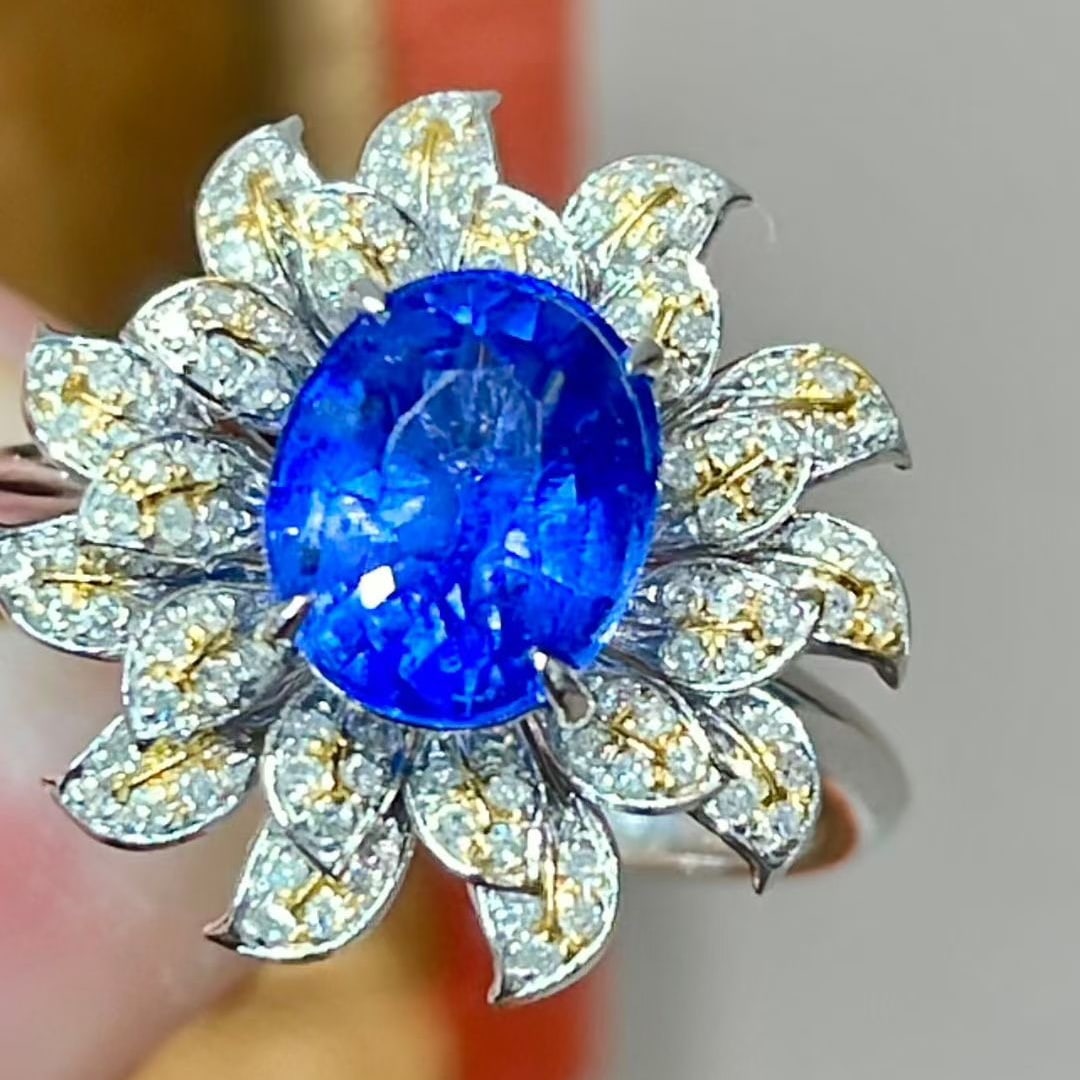 14k Gold 2.15 Ct Natural Sapphire & Diamond Ring: Ref:231018225 // gold content:14k gold // ring size:7. 25us // // main gemstone:sapphire // shape:oval // carat weight:2. 15ct // color:blue // treatment:natural // // adjacent gemstone 2 : diamond