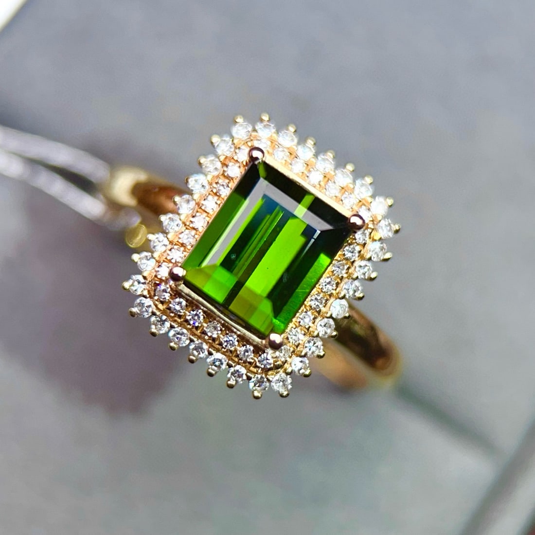 14k Gold 1.70 Ctw Natural Tourmaline & Diamond Ring: Ref:231018235 // gold content:14k gold // ring size:7. 25us // // main gemstone:tourmaline // shape:rectangle // carat weight:1. 45ct // color:green // treatment:natural // // adjacent gemstone 2 :