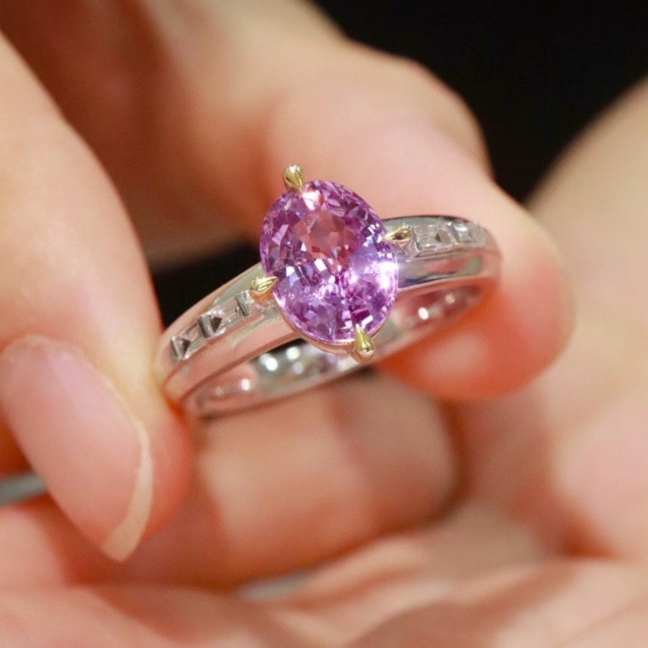 14k Gold 2 Ct Natural Sapphire & Diamond Ring: Ref:231018250 // gold content:14k gold // ring size:7. 25us // // main gemstone:sapphire // shape:oval // carat weight:2ct // color:purple // treatment:natural // // adjacent gemstone 2 : diamond //