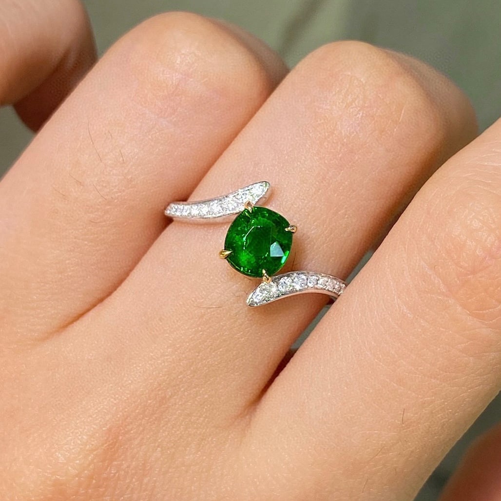 14k Gold 1.34 Ctw Vivid Green Natural Tsavorite & Diamond Ring - 5