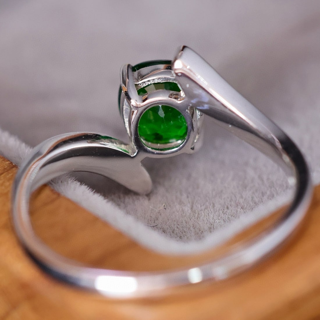 14k Gold 1.34 Ctw Vivid Green Natural Tsavorite & Diamond Ring - 6