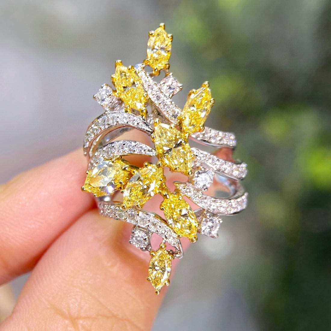 14k Gold 3.27 Ctw Natural Yellow Diamond & Diamond Ring: Ref:231018263 // gold content:14k gold // ring size:7. 25us // // main gemstone:yellow diamond // shape:marquise // carat weight:2. 50ct // color:yellow // treatment:natural // // adjacent gemstone 2 