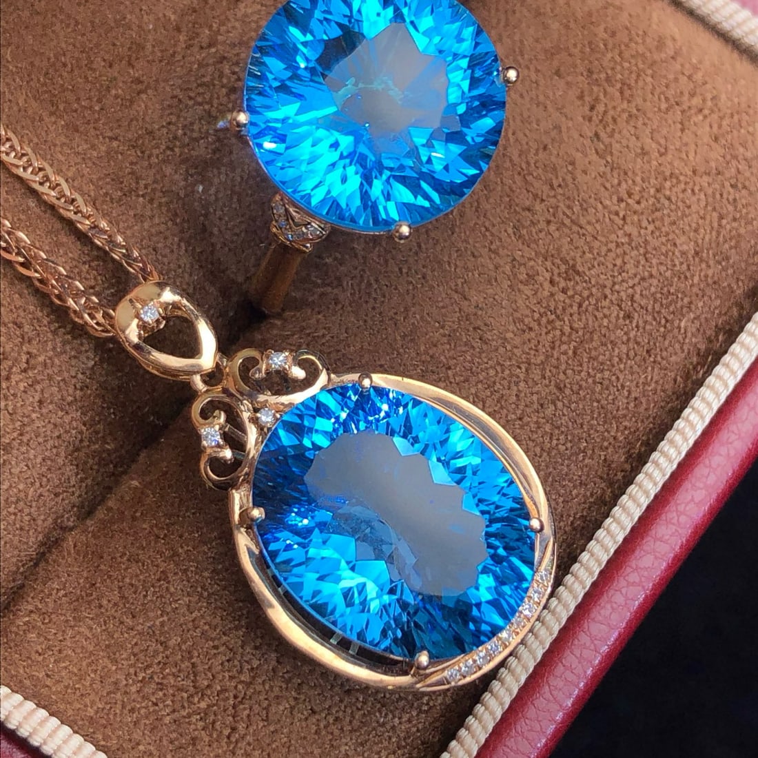 14k Gold 24.90 Ct Natural Topaz & Diamond Jewelry Set: Ref:231018265 // gold content:14k gold // ring size:7. 25us // // pendant(without chain) // main gemstone:topaz // shape:oval // carat weight:13. 60ct // color:blue // treatment:natural // // adjacent