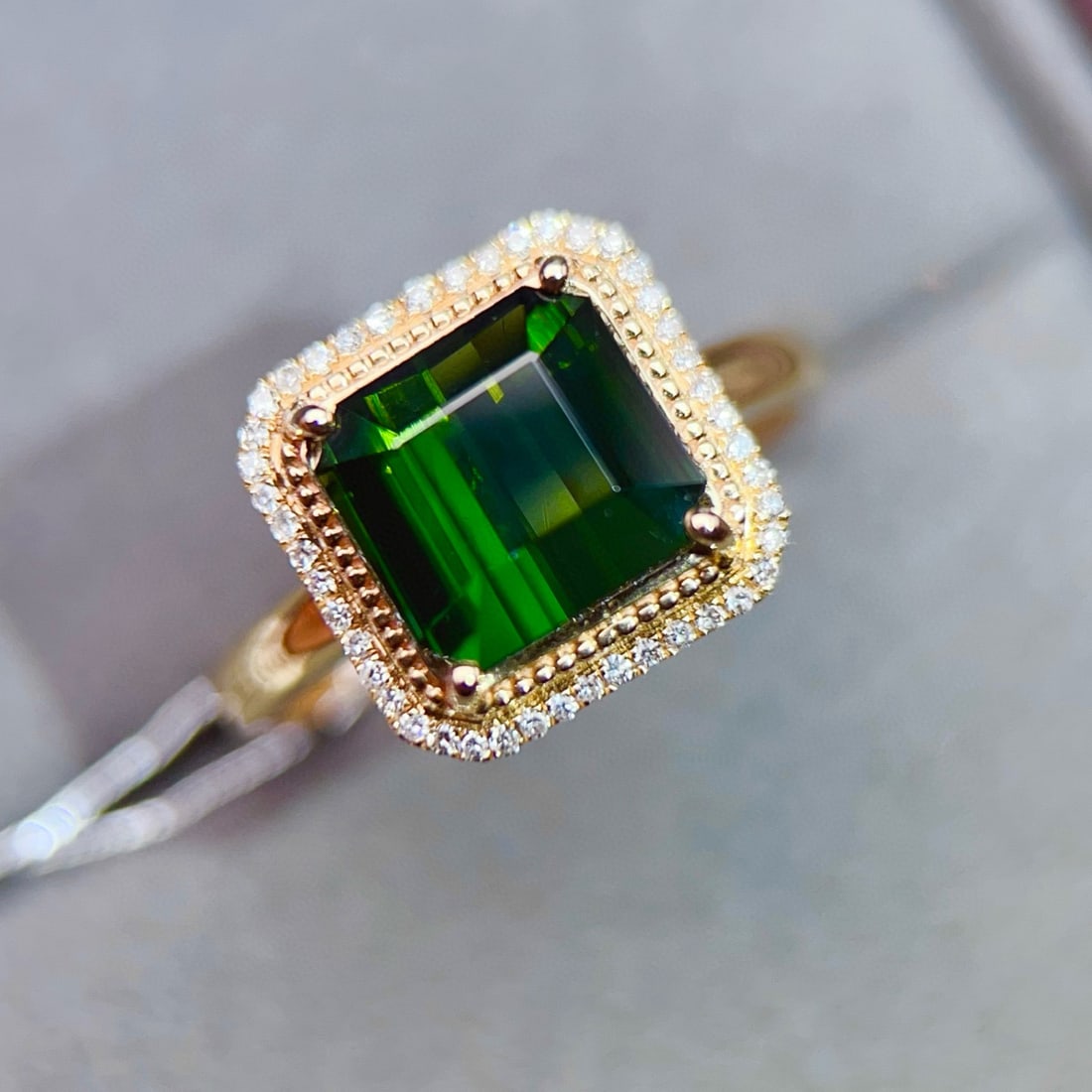 14k Gold 3.98 Ctw Natural Tourmaline & Diamond Ring: Ref:231018274 // gold content:14k gold // ring size:7. 25us // // main gemstone:tourmaline // shape:octagonal // carat weight:3. 85ct // color:green // treatment:natural // // adjacent gemstone 2 : di