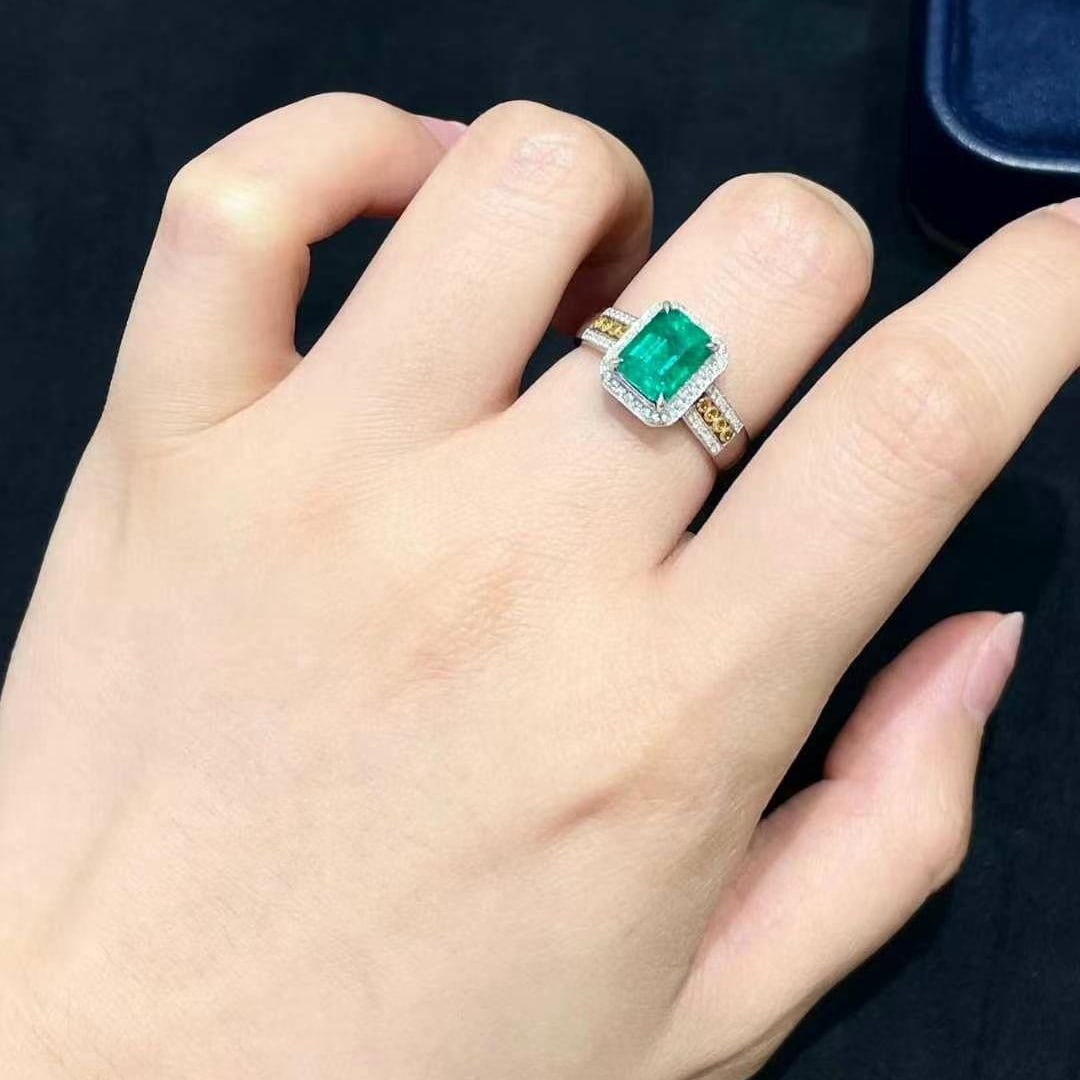 14k Gold 2.05 Ct Vivid Green Natural Emerald & Diamond Ring - 2