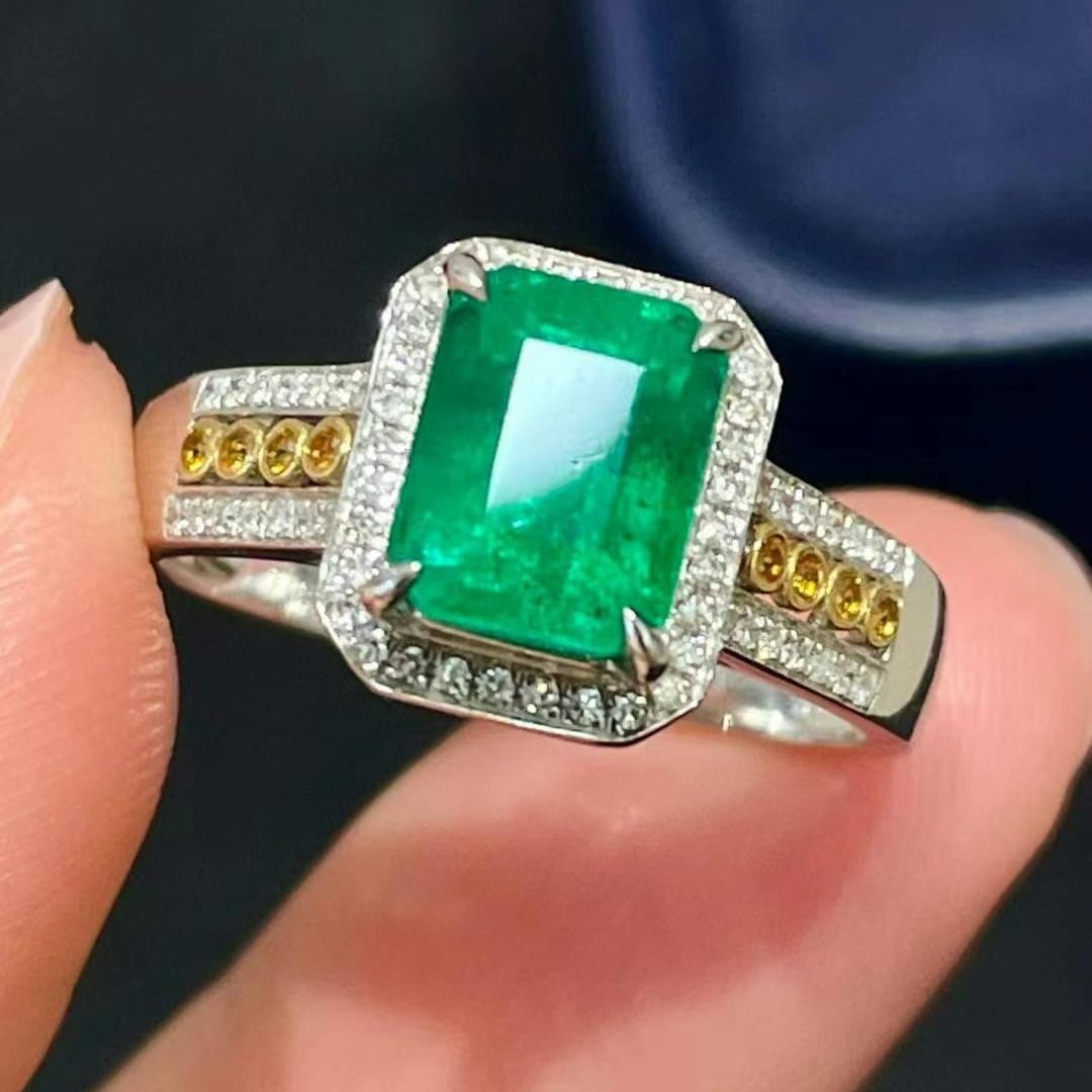 14k Gold 2.05 Ct Vivid Green Natural Emerald & Diamond Ring - 6