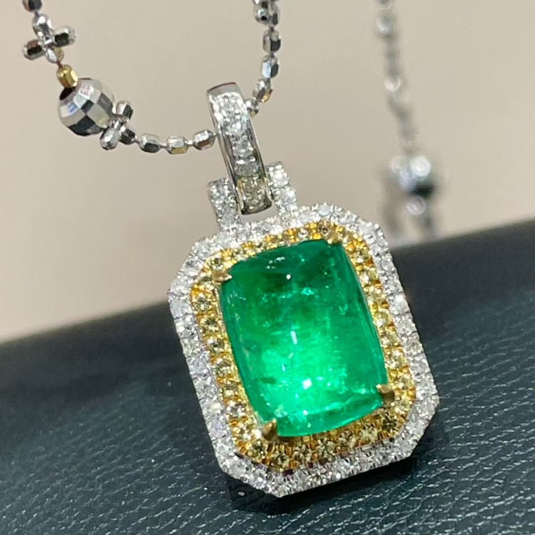 14k Gold 1.3 Ct Vivid Green Natural Emerald & Diamond Pendant( Without Chain ): Ref:231018283 // gold content:14k gold // main gemstone:emerald // shape:cushion // carat weight:1. 3ct // color:vivid green // treatment:natural // // adjacent gemstone 2 : diamond // shape:round //