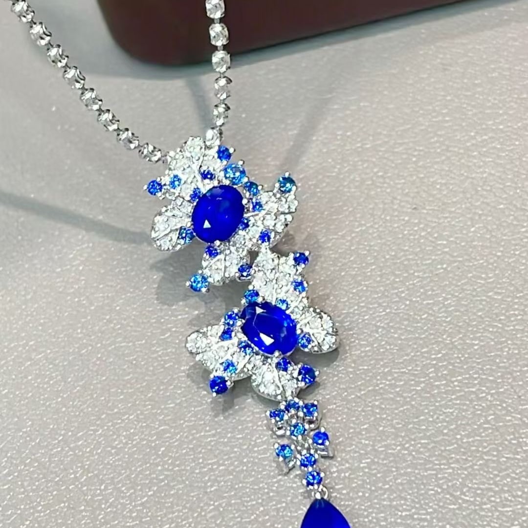 14k Gold 1.6 Ct Natural Sapphire & Diamond & Sapphire Pendant( Without Chain ): Ref:231018284 // gold content:14k gold // main gemstone:sapphire // shape:multiply // carat weight:1. 6ct // color:royal blue // treatment:natural // // adjacent gemstone 2 : diamond // shape:round
