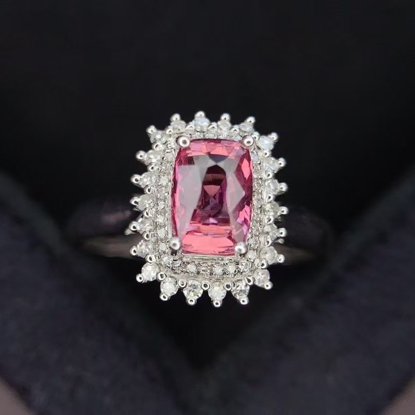 14k Gold 1.07 Ct Natural Padparadscha Sapphire & Diamond Ring: Ref:231018299 // gold content:14k gold // ring size:7. 25us // // main gemstone:padparadscha sapphire // shape:cushion // carat weight:1. 07ct // color:orangish pink // treatment:natural // //