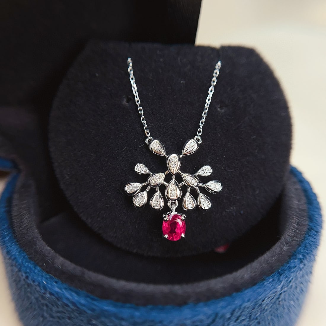 14k Gold 0.65 Ct Natural Ruby & Diamond Necklace: Ref:231018303 // gold content:14k gold // main gemstone:ruby // shape:oval // carat weight:0. 65ct // color:red // treatment:natural // // adjacent gemstone 2 : diamond // number of stones:28 //