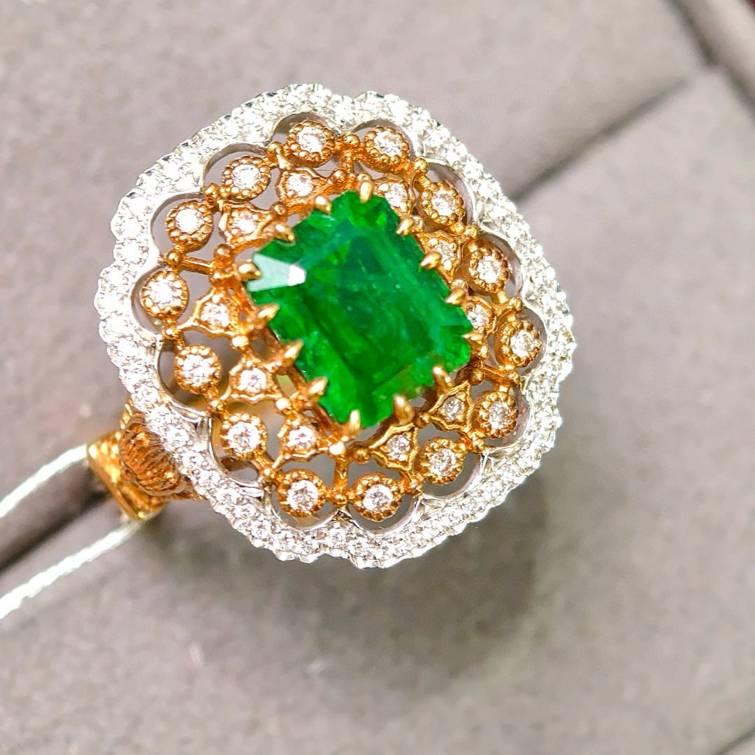 14k Gold 2.20 Ctw Vivid Green Natural Emerald & Diamond Ring - 2