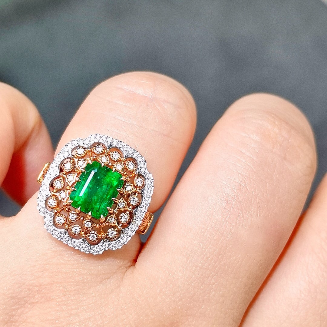 14k Gold 2.20 Ctw Vivid Green Natural Emerald & Diamond Ring - 5