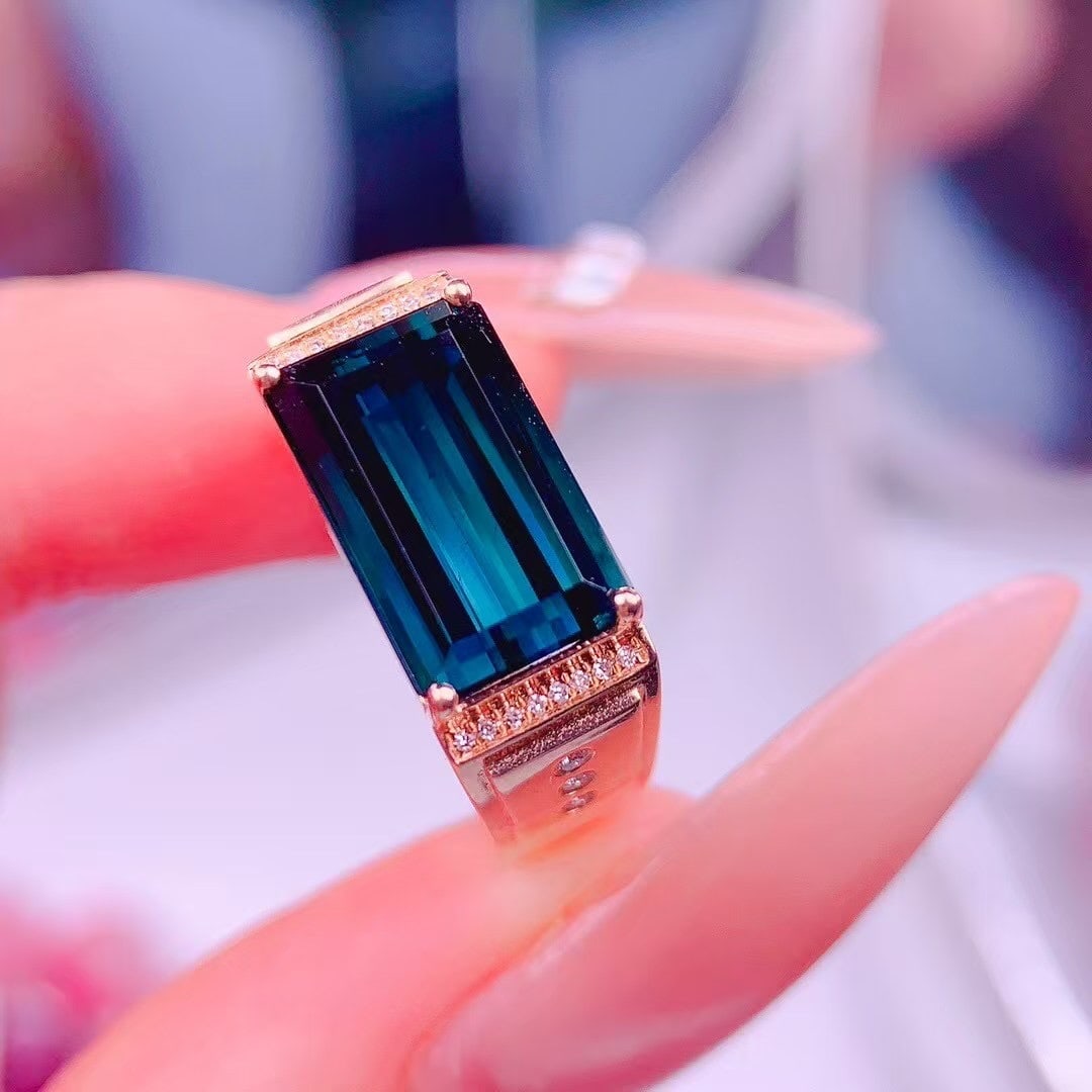 14k Gold 5 Ct Natural Tourmaline & Diamond & Men¡¯s Ring: Ref:231018317 // gold content:14k gold // ring size:8us // // main gemstone:tourmaline // shape:octagonal // carat weight:5ct // color:blue // treatment:natural // // adjacent gemstone 2 : diamond //