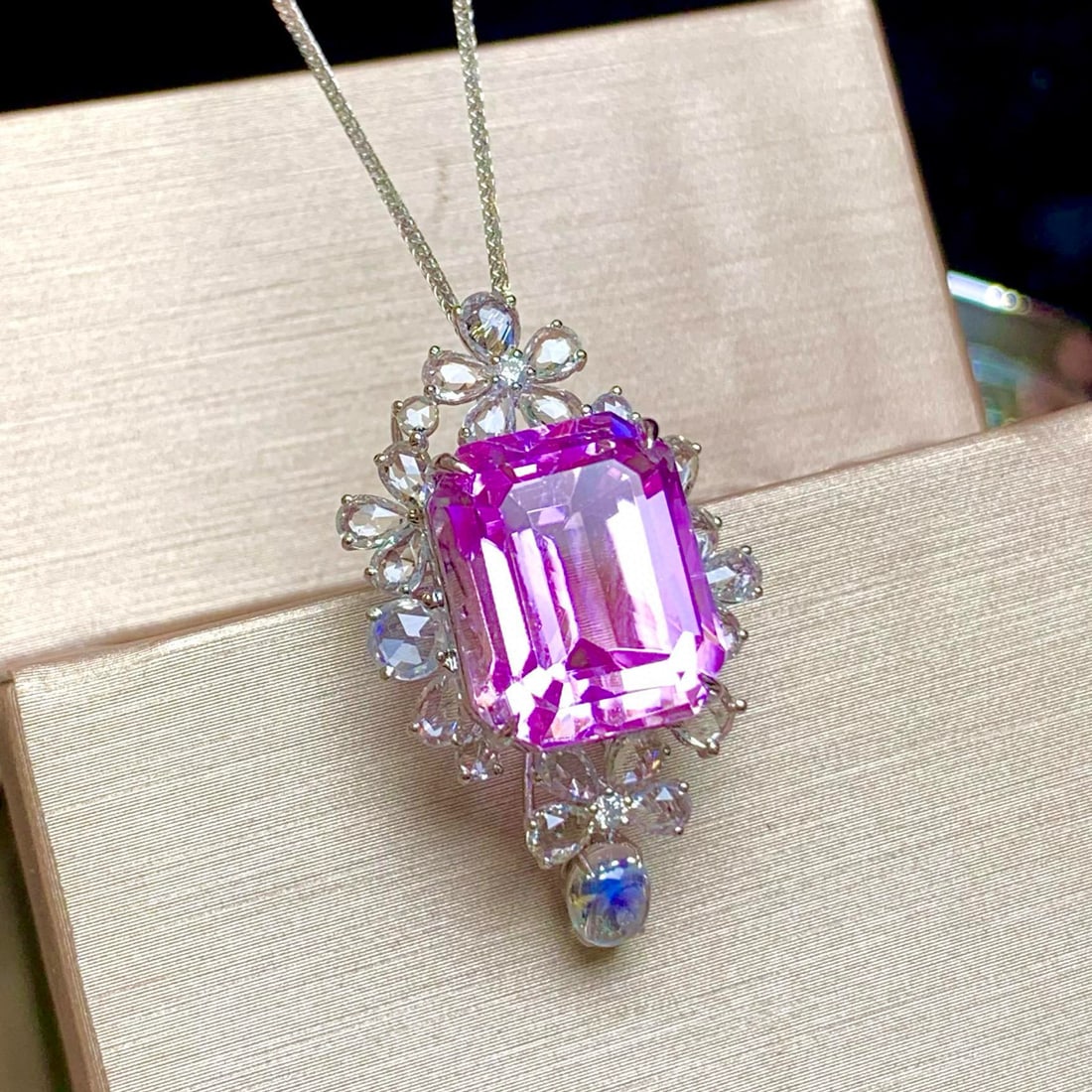 14k Gold 11.2 Ct Natural Kunzite & Sapphire & Diamond Pendant( Without Chain ) - 3