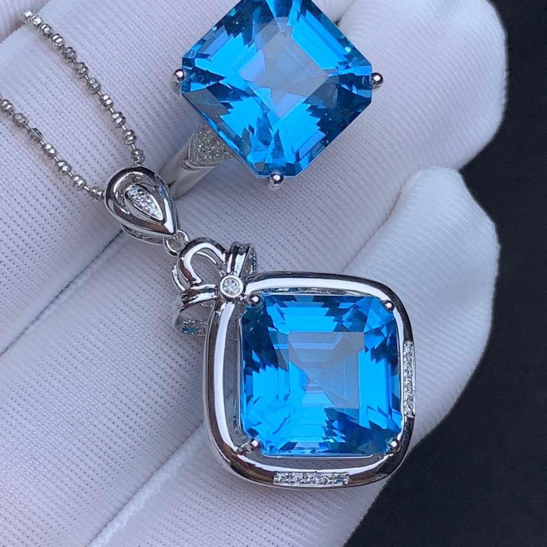 14k Gold 20.30 Ct Natural Topaz & Diamond Jewelry Set - 2