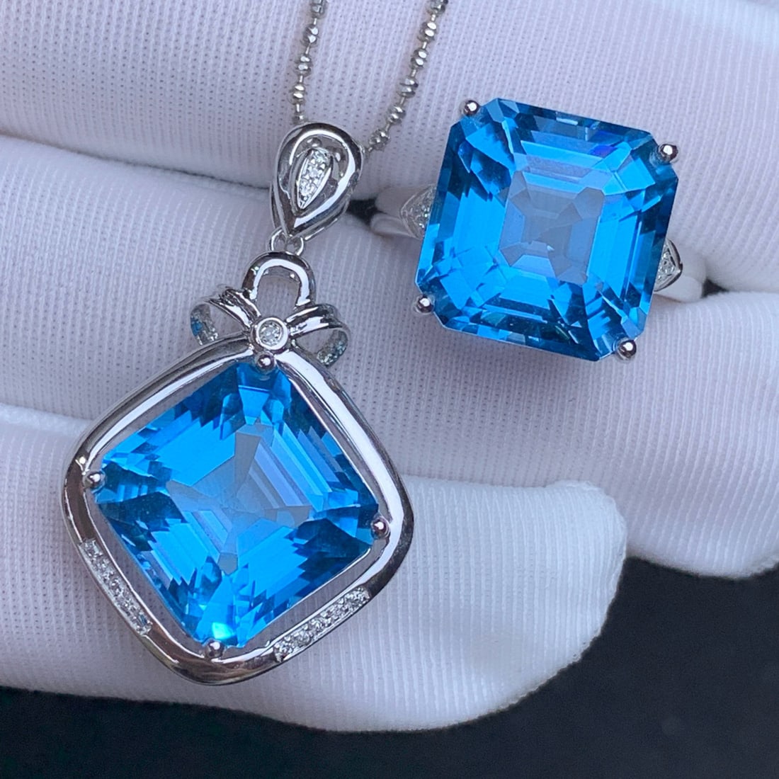 14k Gold 20.30 Ct Natural Topaz & Diamond Jewelry Set - 3