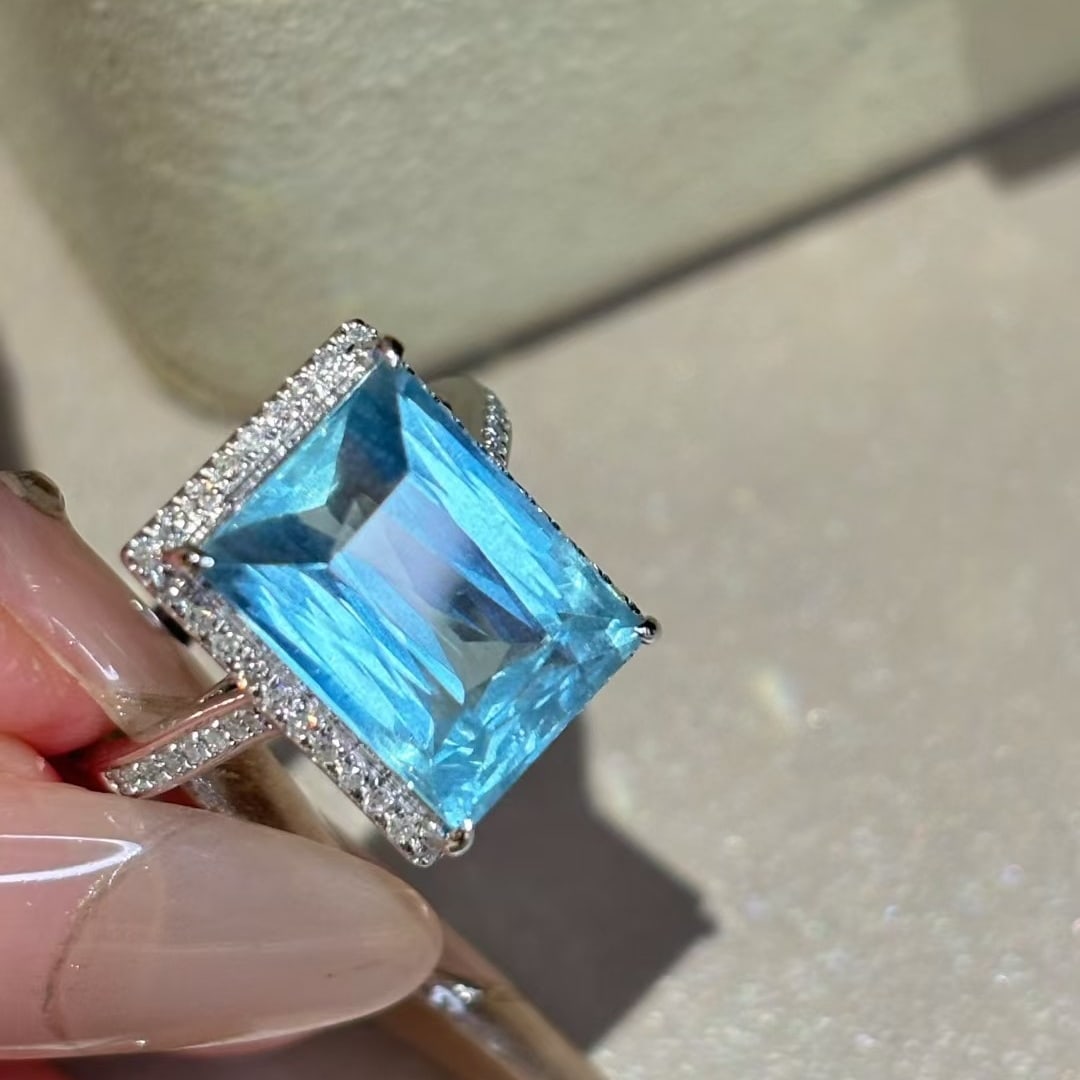 14k Gold 6.37 Ct Natural Aquamarine & Diamond Ring - 4