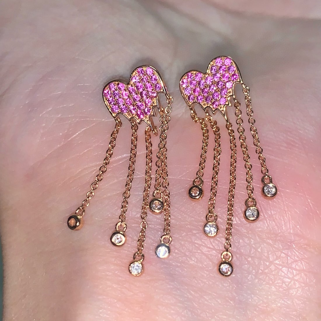 14k Gold 0.5 Ctw Natural Sapphire & Diamond Earrings: Ref:231018369 // gold content:14k gold // main gemstone:sapphire // shape:round // carat weight:0. 4ct // color:pink // treatment:natural // cut grade:g // // adjacent gemstone 2 : diamond //