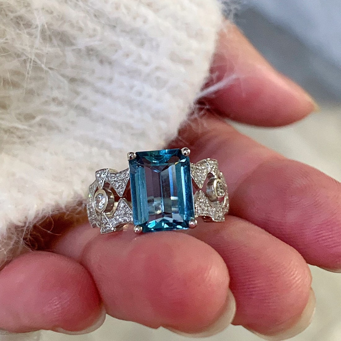 14k Gold 2.43 Ct Natural Aquamarine & Diamond Ring - 4