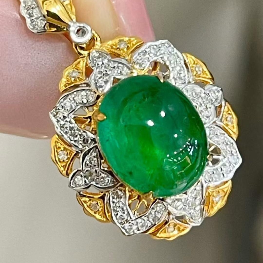 14k Gold 2 Ct Vivid Green Natural Emerald & Diamond Pendant( Without Chain ) - 2
