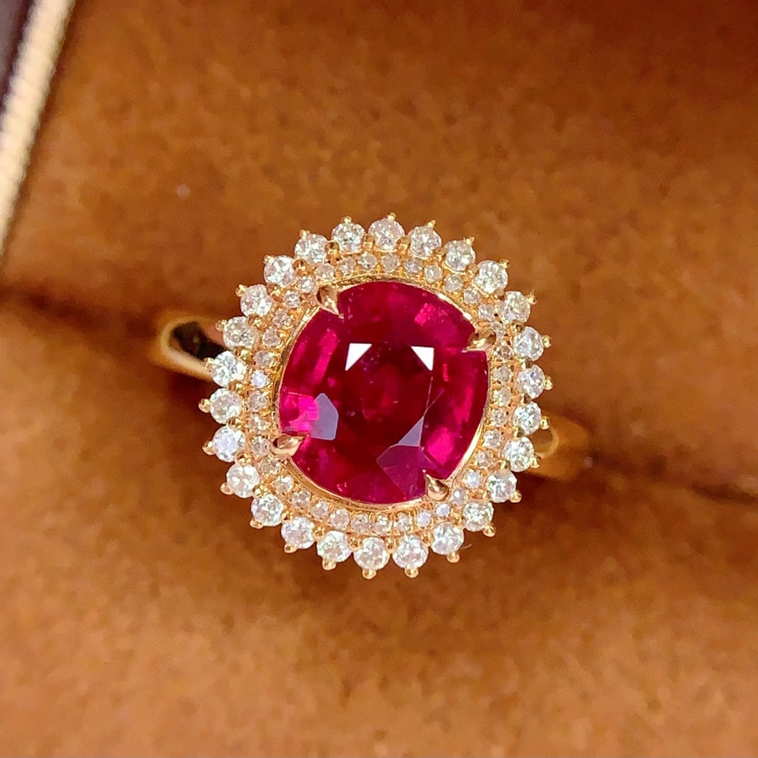 14k Gold 3 Ct Natural Tourmaline & Diamond Ring: Ref:231018406 // gold content:14k gold // ring size:7. 25us // // main gemstone:tourmaline // shape:oval // carat weight:3ct // color:red // treatment:natural // // adjacent gemstone 2 : diamond // nu