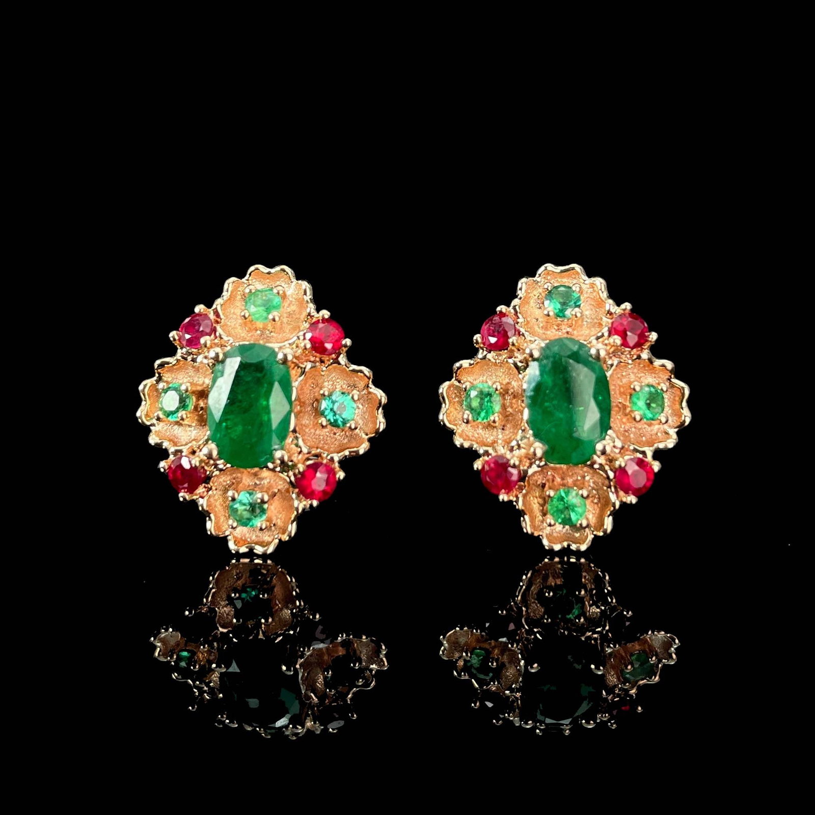 14k Gold 1.42 Ctw Natural Emerald & Tsavorite & Ruby Earrings: Ref:231019005 // gold content:14k gold // main gemstone:emerald // shape:oval // carat weight:1ct // color:green // treatment:natural // // adjacent gemstone 2 : tsavorite & ruby // shape:round //