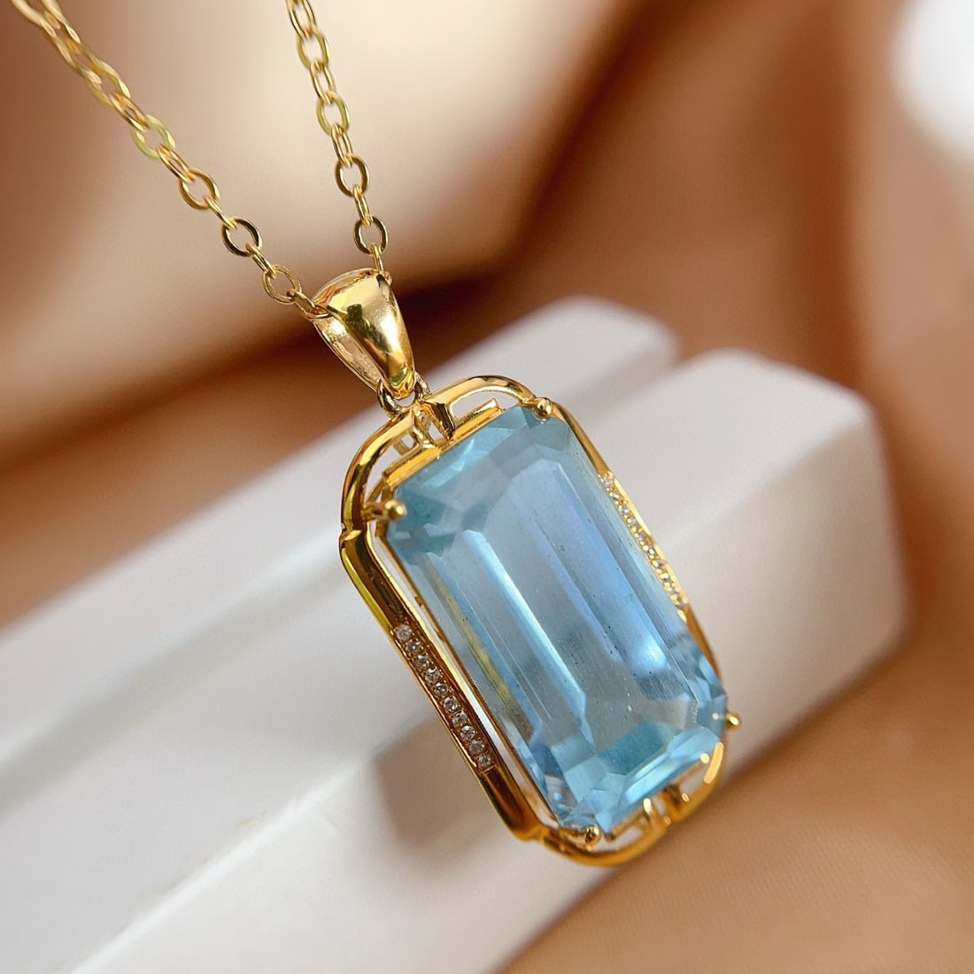 14k Gold 12.75 Ct Natural Aquamarine & Diamond Pendant( Without Chain ) - 4