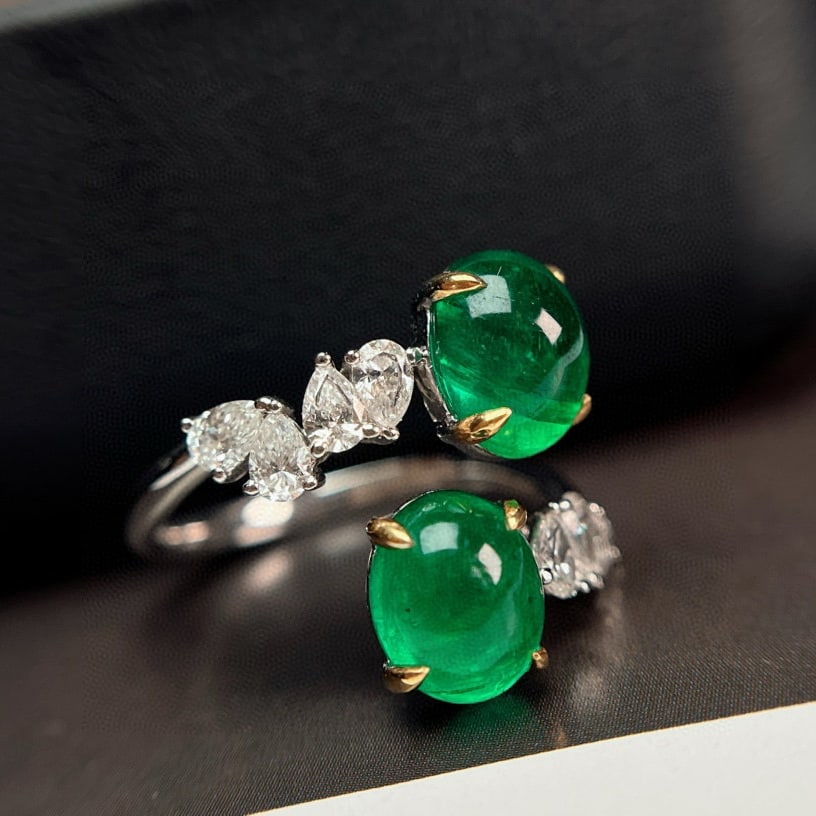 14k Gold 4.2 Ct Natural Emerald & Diamond Ring - 2
