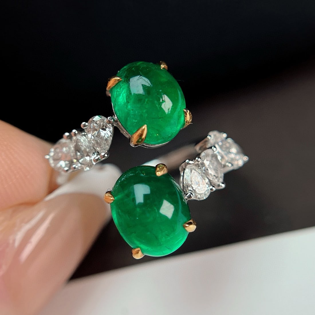 14k Gold 4.2 Ct Natural Emerald & Diamond Ring - 4