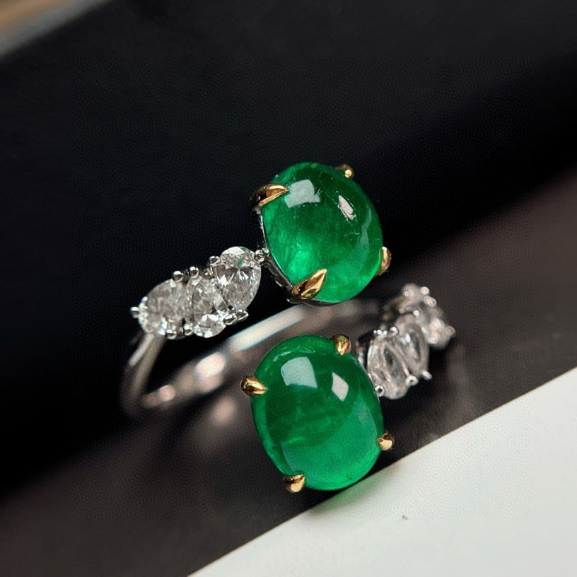 14k Gold 4.2 Ct Natural Emerald & Diamond Ring - 5