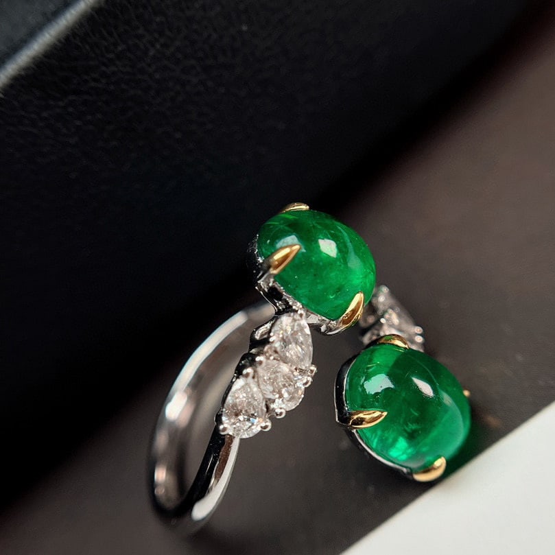 14k Gold 4.2 Ct Natural Emerald & Diamond Ring - 6