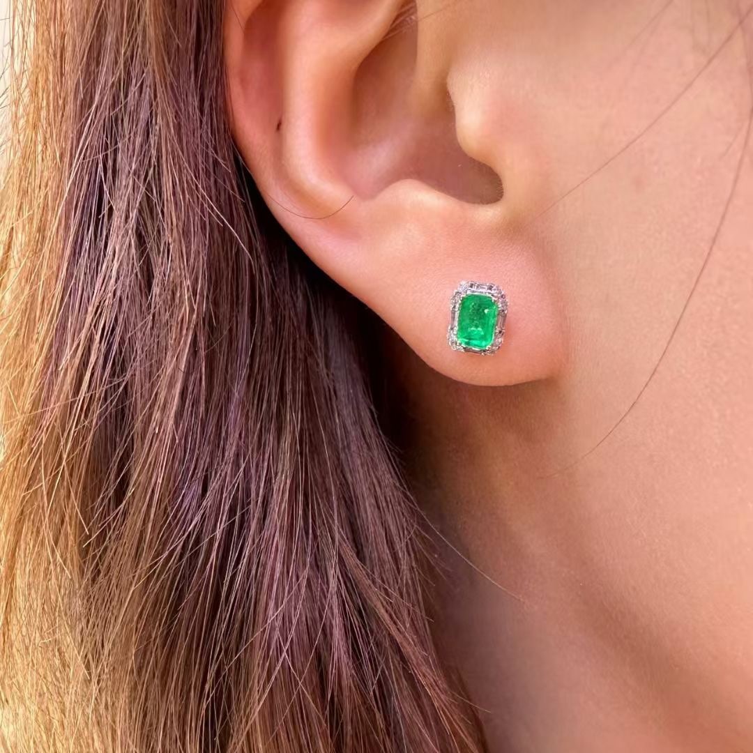 14k Gold 1.1 Ct Natural Emerald & Diamond Earrings - 4