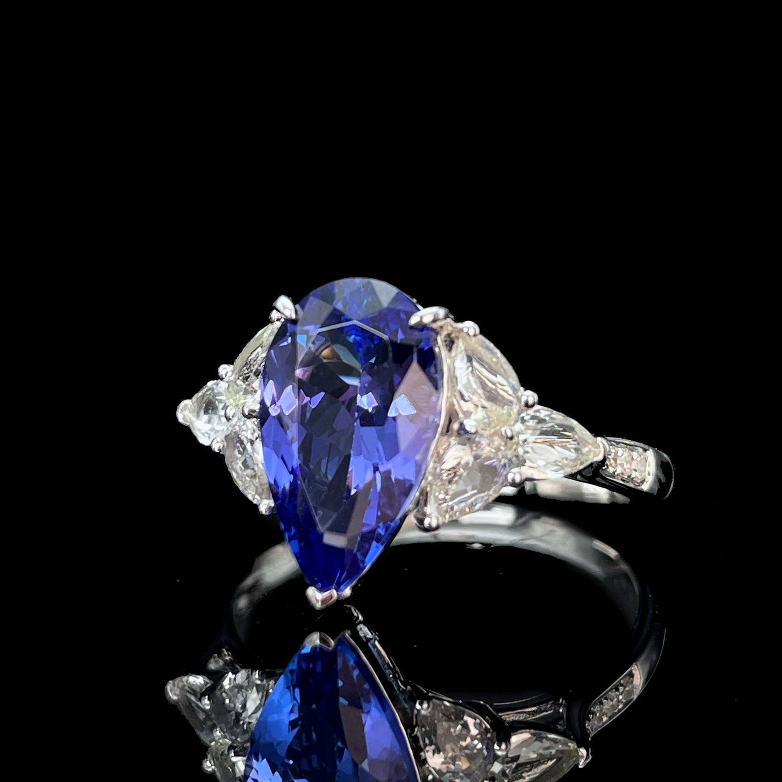 14k Gold 2.08 Ct Natural Tanzanite & Diamond Ring - 3
