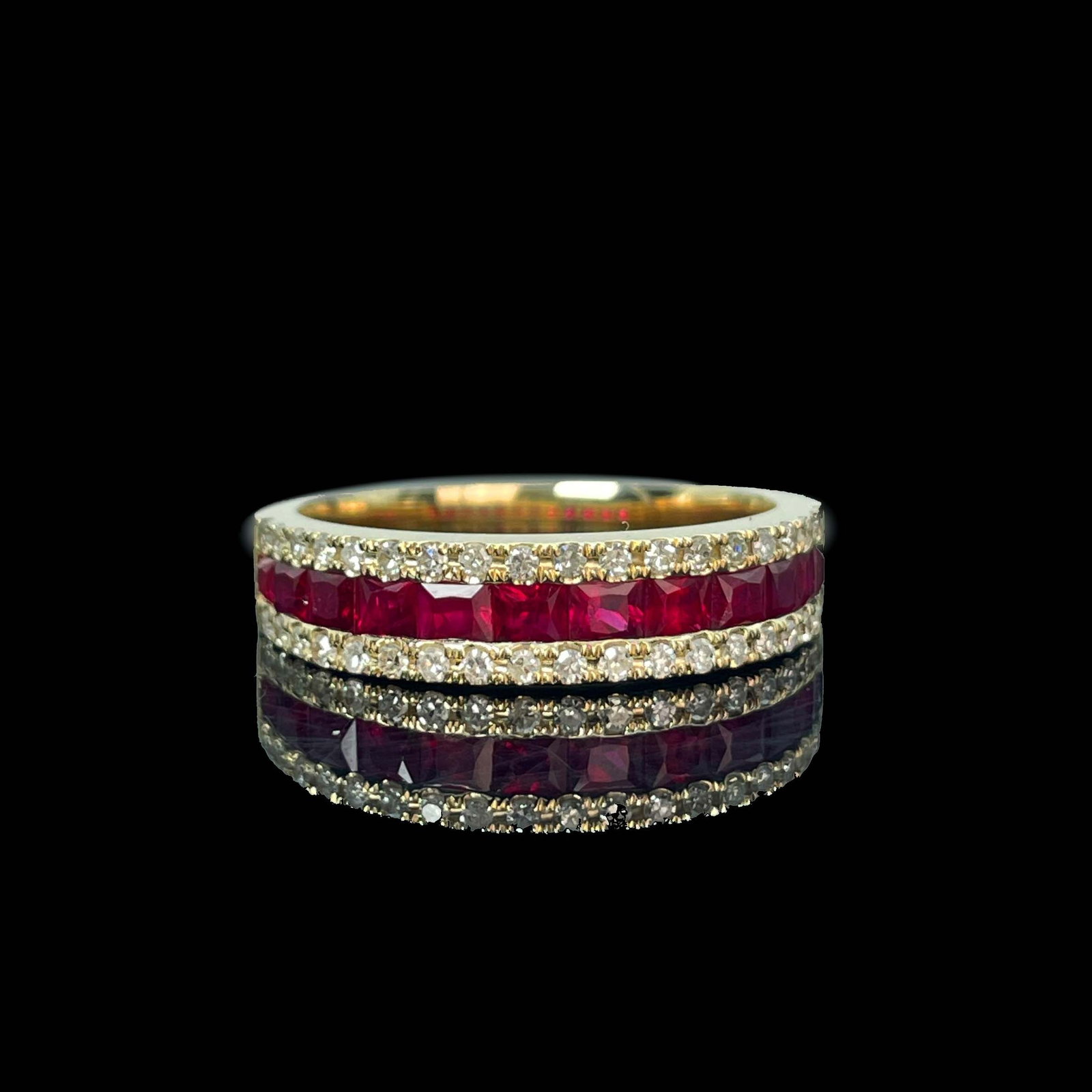 14k Gold 0.8 Ct Natural Ruby & Diamond Ring: Ref:231019071 // gold content:14k gold // ring size:7. 25us // // main gemstone:ruby // shape:princess // carat weight:0. 8ct // color:red // treatment:natural // // adjacent gemstone 2 : diamond //