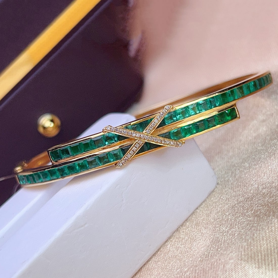 14k Gold 5.06 Ct Natural Emerald & Diamond Bangle - 2