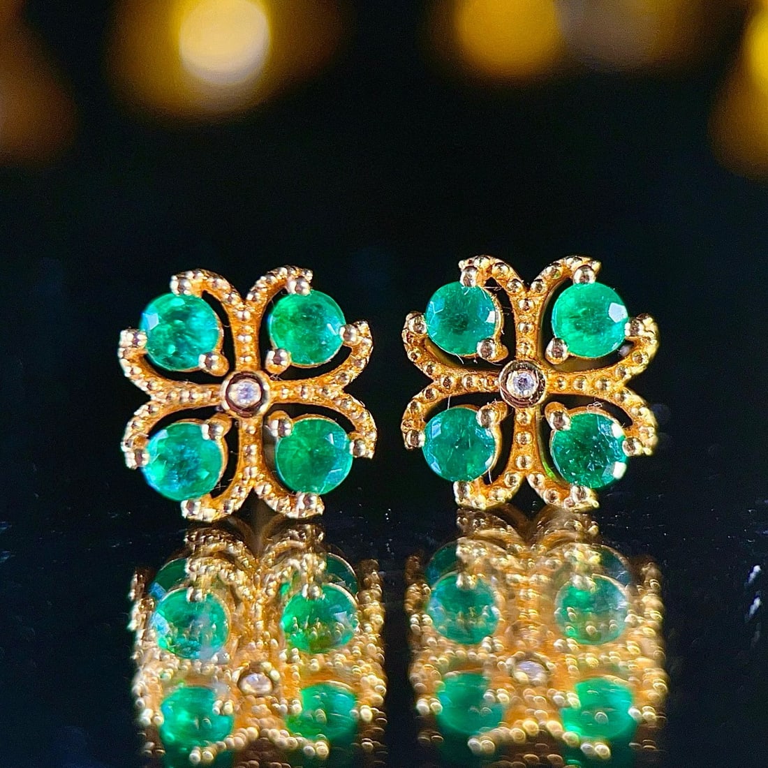 14k Gold 0.7 Ct Natural Emerald & Diamond Earrings - 4