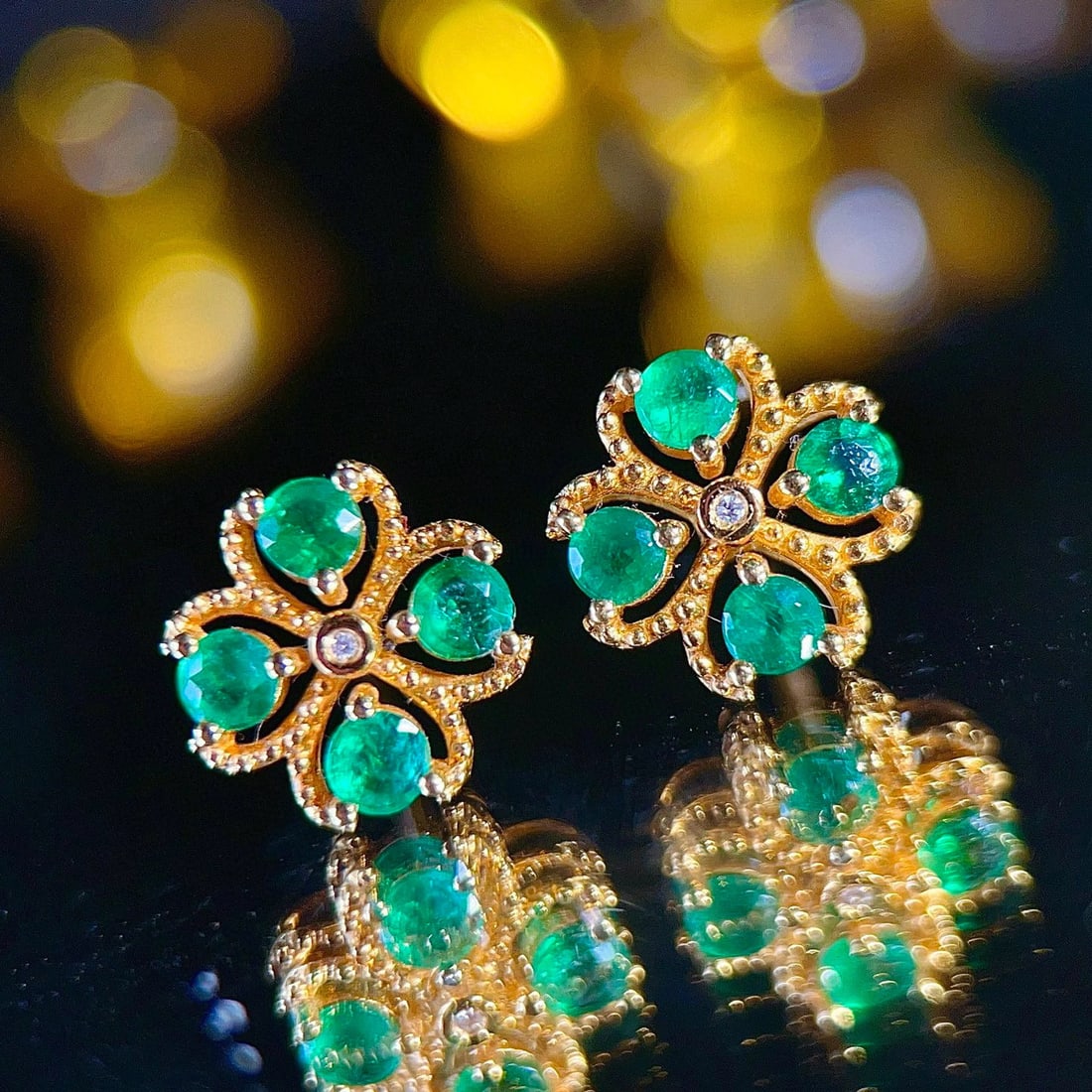 14k Gold 0.7 Ct Natural Emerald & Diamond Earrings - 6