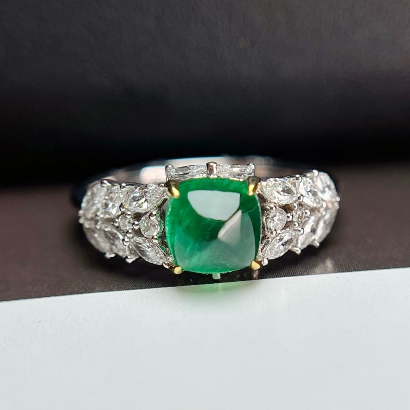 14k Gold 1.5 Ct Natural Emerald & Diamond Ring: Ref:231019096 // gold content:14k gold // ring size:7. 25us // // main gemstone:emerald // shape:suger-loaf // carat weight:1. 5ct // color:green // treatment:natural // // adjacent gemstone 2 :