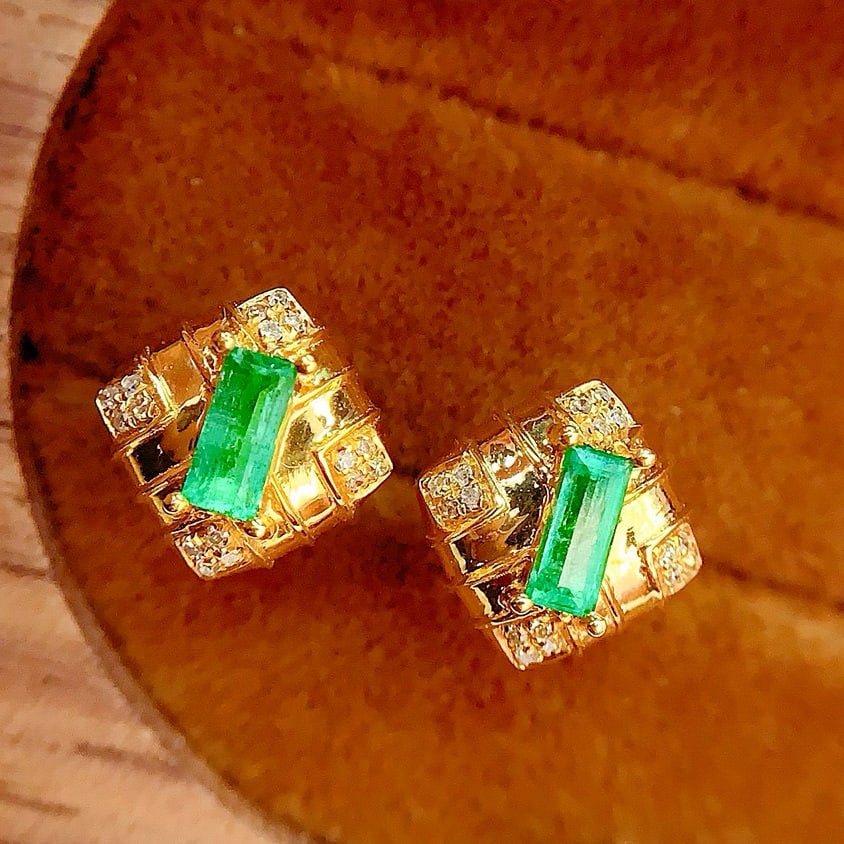 14k Gold 0.6 Ct Natural Emerald & Diamond Earrings - 3