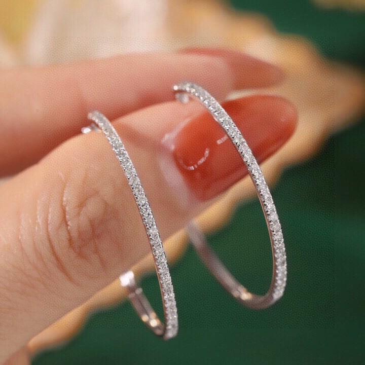 14k Gold 0.6 Ct Natural H Diamond Earrings: Ref:231019105 // gold content:14k gold // main gemstone:diamond // shape:round // carat weight:0. 6ct // clarity grade:vs-si // color:h // treatment:natural // cut grade:g // High Estimate: 5300 Low