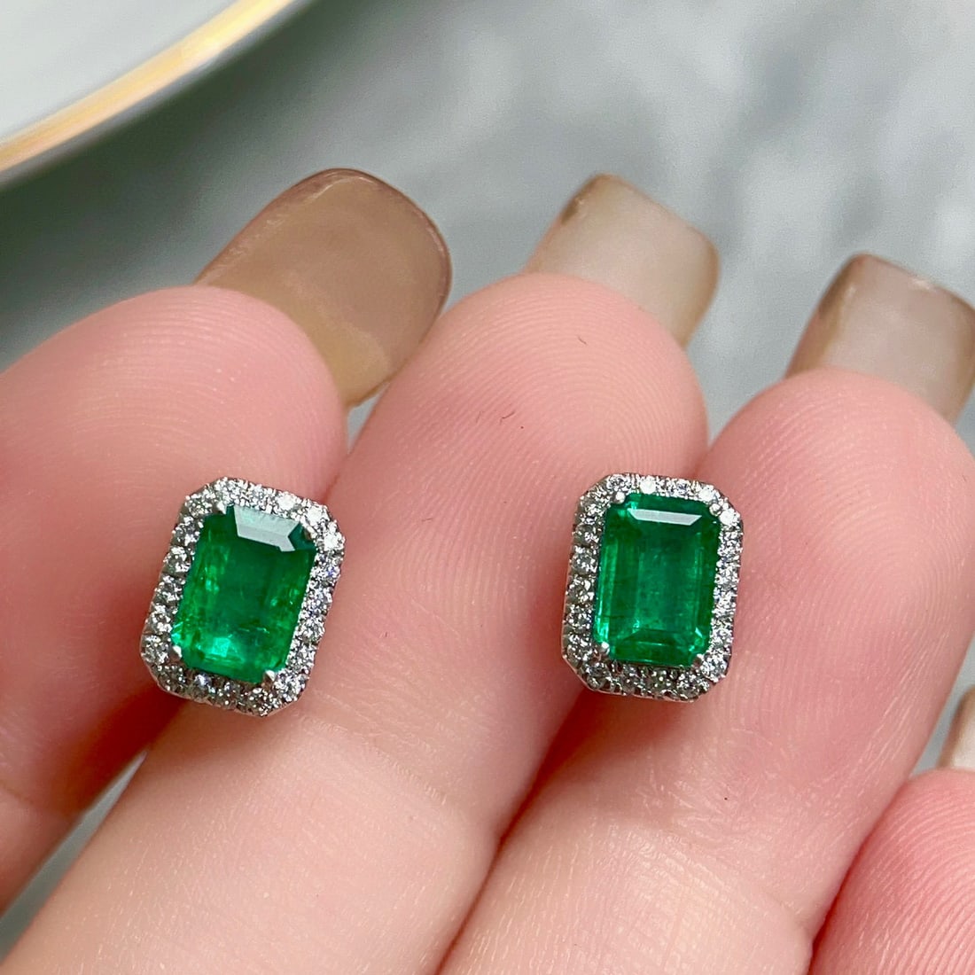 14k Gold 1.55 Ctw Natural Emerald & Diamond Earrings - 4