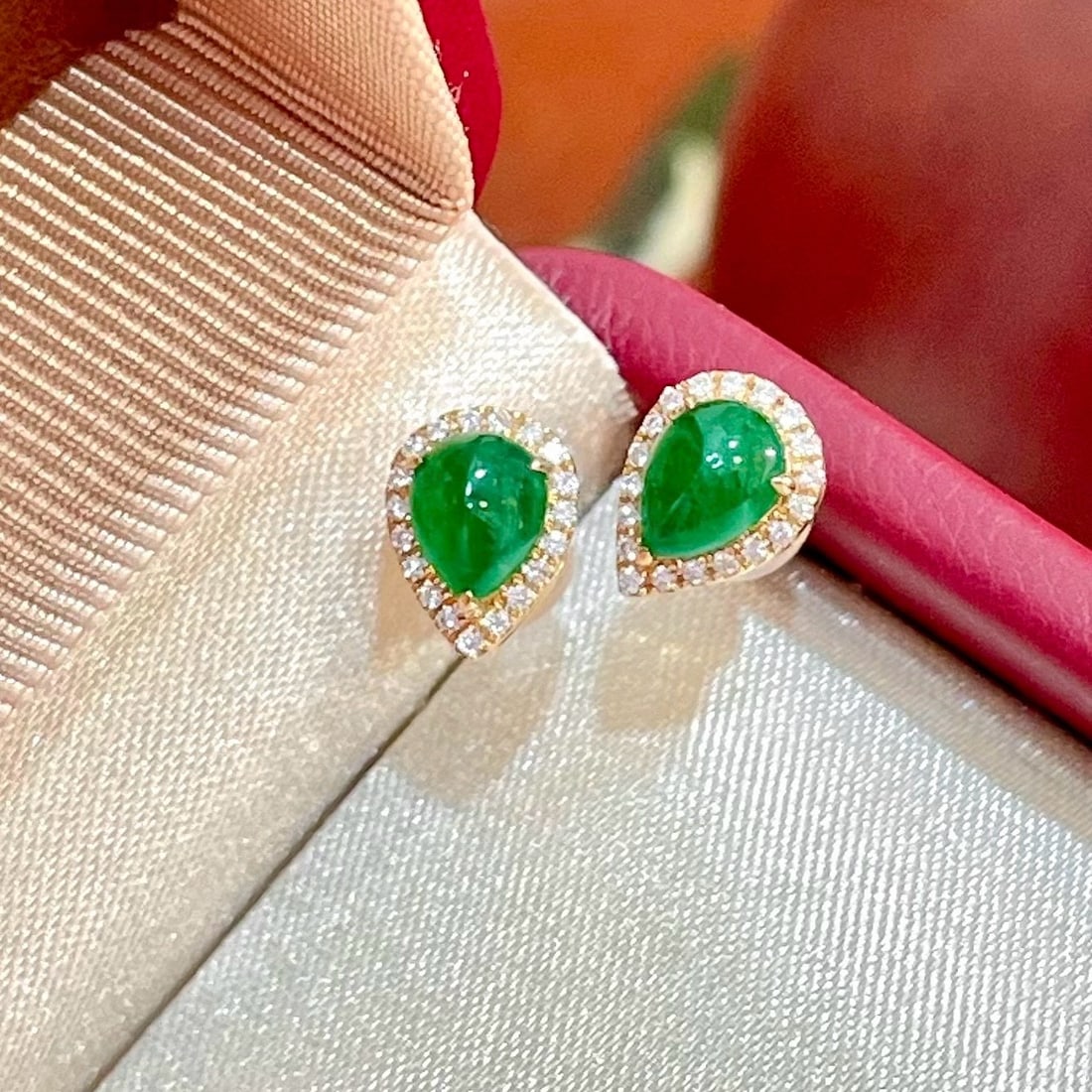 14k Gold 0.99 Ctw Natural Emerald & Diamond Earrings - 3