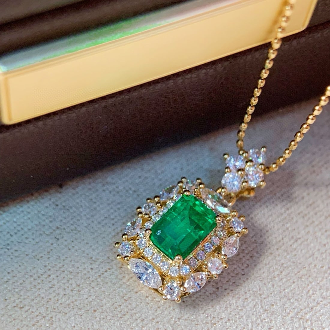 14k Gold 1.27 Ctw Natural Emerald & Diamond Pendant( Without Chain ) - 3