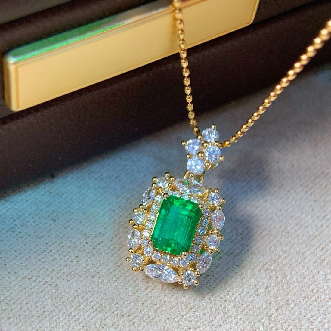 14k Gold 1.27 Ctw Natural Emerald & Diamond Pendant( Without Chain ) - 6