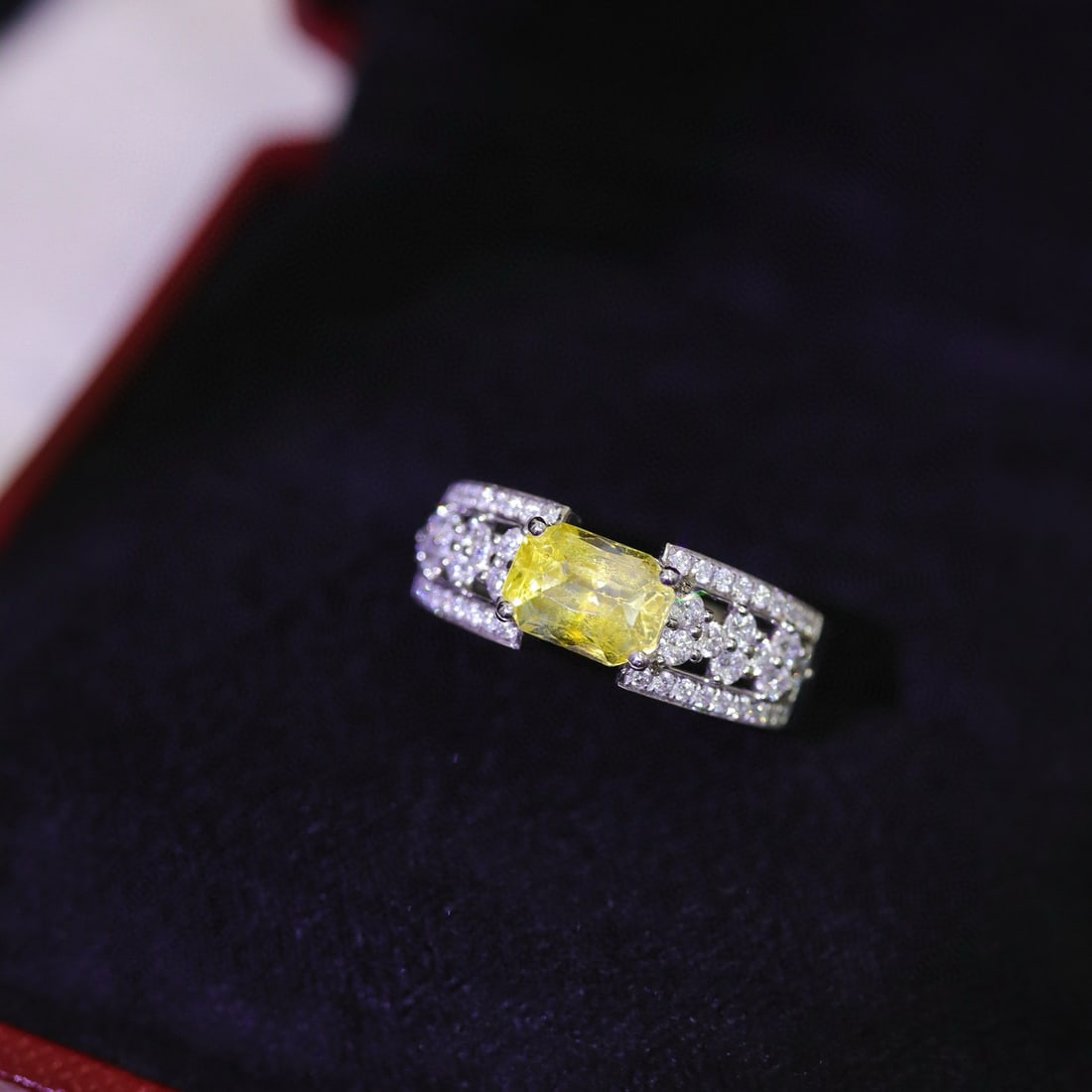 14k Gold 2.19 Ctw Natural Sapphire & Diamond Ring: Ref:231019144 // gold content:14k gold // ring size:7. 25us // // main gemstone:sapphire // shape:octagonal // carat weight:1. 55ct // color:yellow // treatment:natural // // adjacent gemstone 2 :