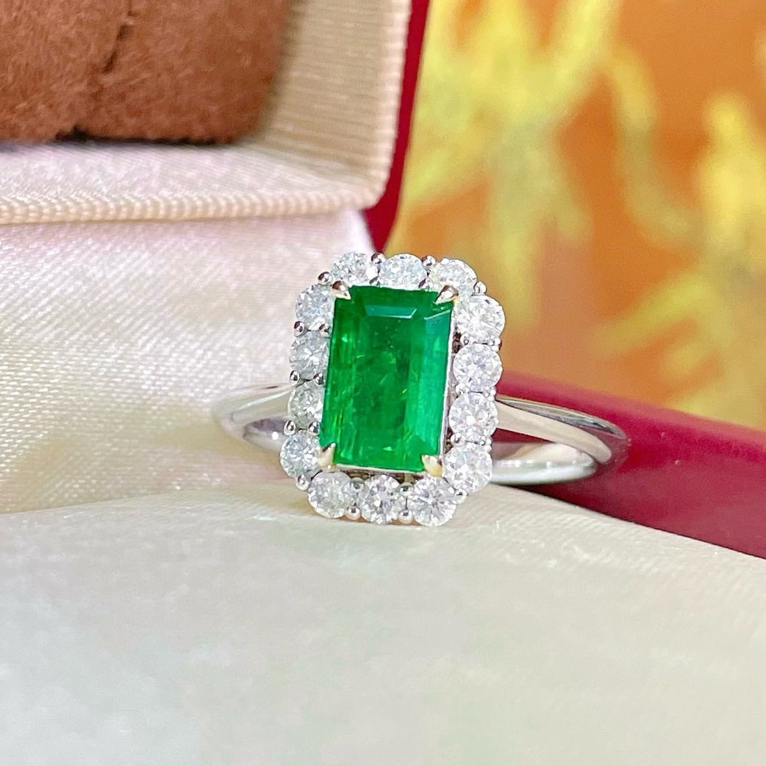 14k Gold 2.08 Ctw Natural Emerald & Diamond Ring - 2