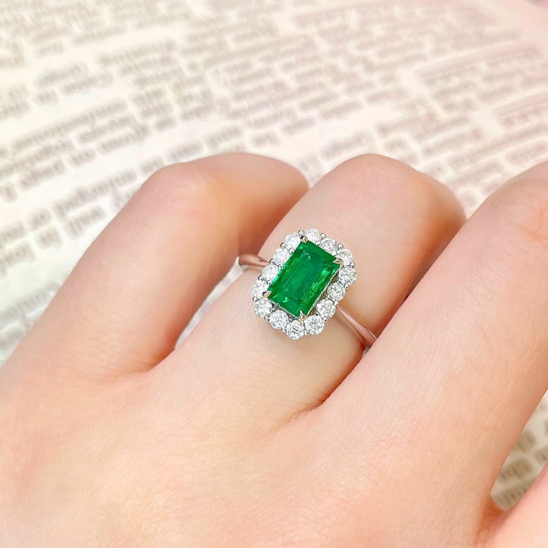 14k Gold 2.08 Ctw Natural Emerald & Diamond Ring - 3